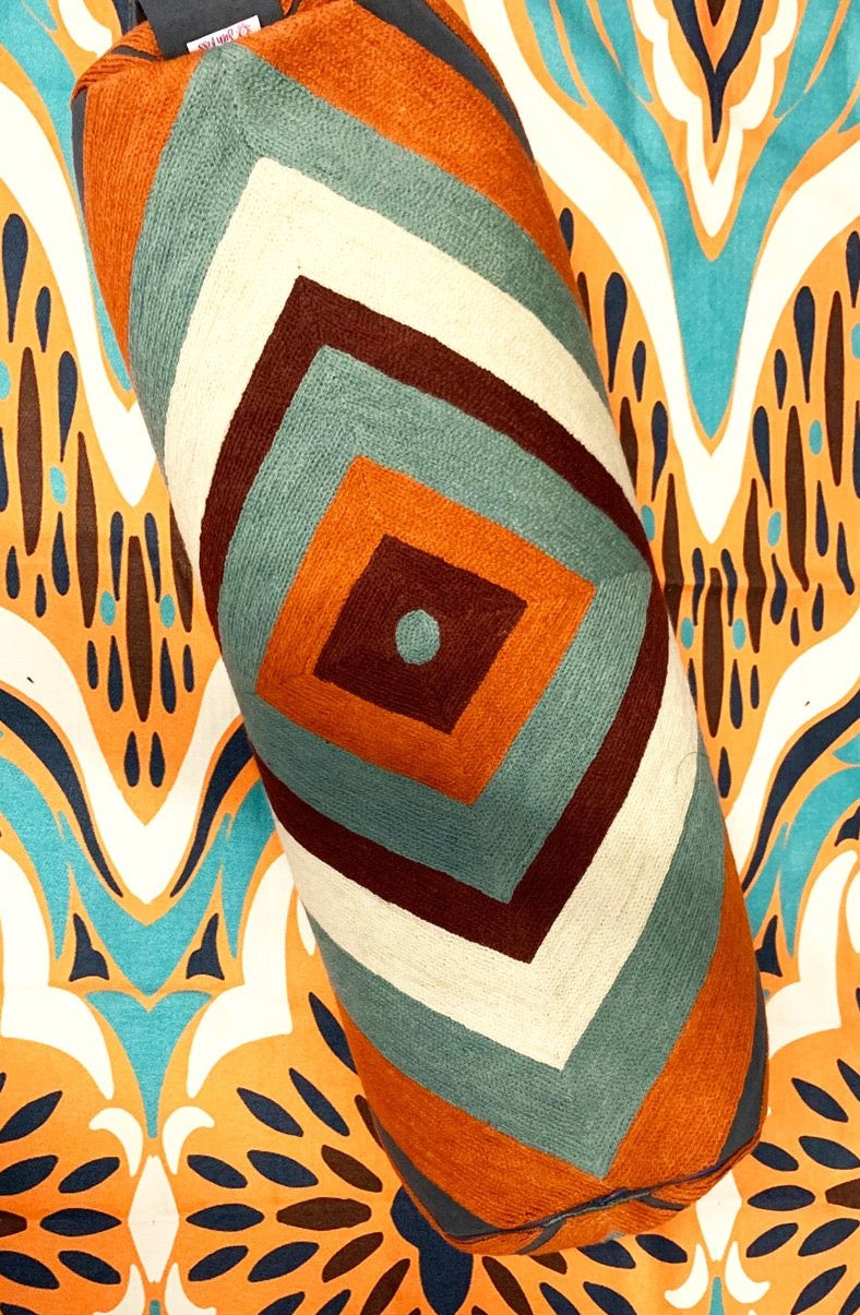 Tiki bolster